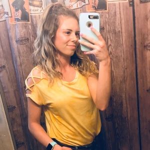 Meet your Posher, Alyssa